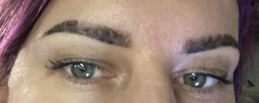 Kiedy odpadną strupki po makijażu permanentnym? Poznaj fakty